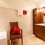 Exclusive Sylvie Apartment *